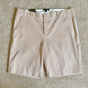 Banana Republic 10” Inseam Shorts Women’s‎ 16 Tan White Stripe NEW (See Photos)